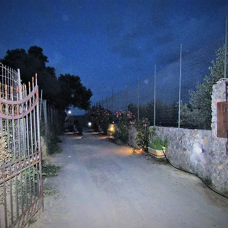 Apartment Kastro *